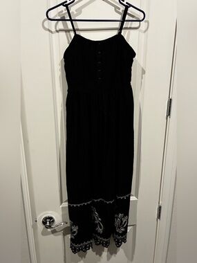 Universal thread Black Ruched Embroidered Maxi Sundress Medium NWT